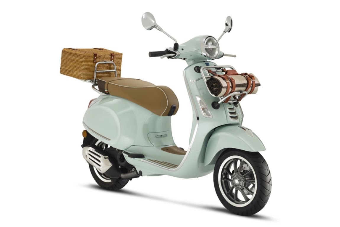 Mit dem Vespa Roller zum Picknick raus ins Grüne