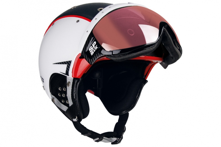 Wintersport Equipment: Stylisch und sicher - Casco Skihelm mit &quot;Snowmask&quot;-Technik