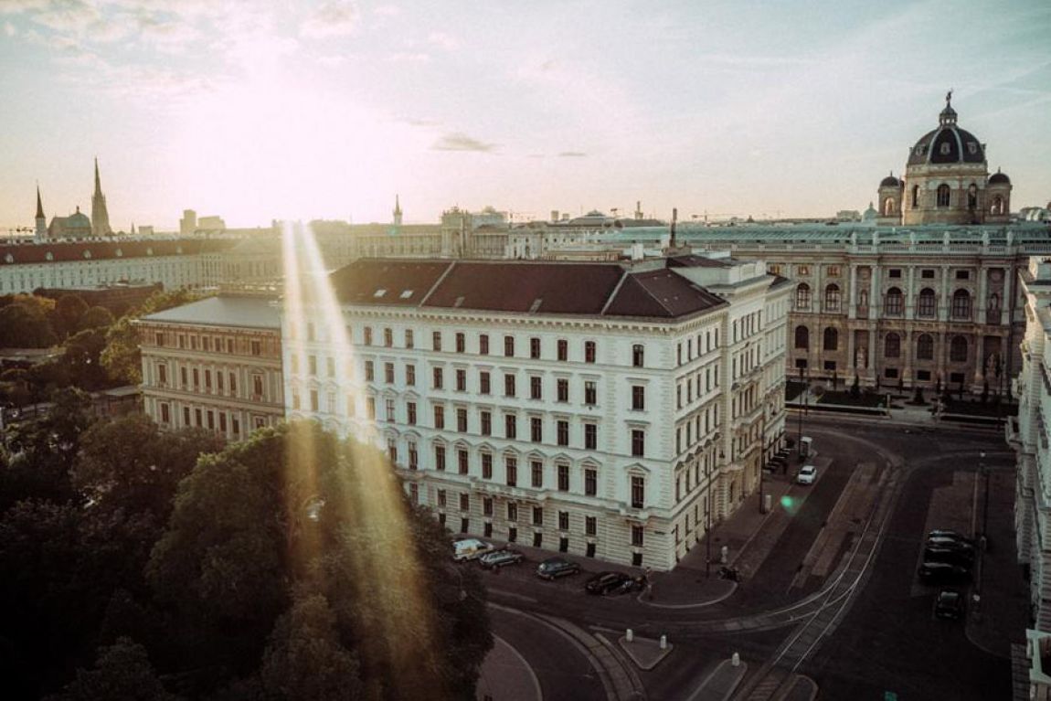 DSR Hotel Holding mit erstem Henri Hotel Wien in Österreich